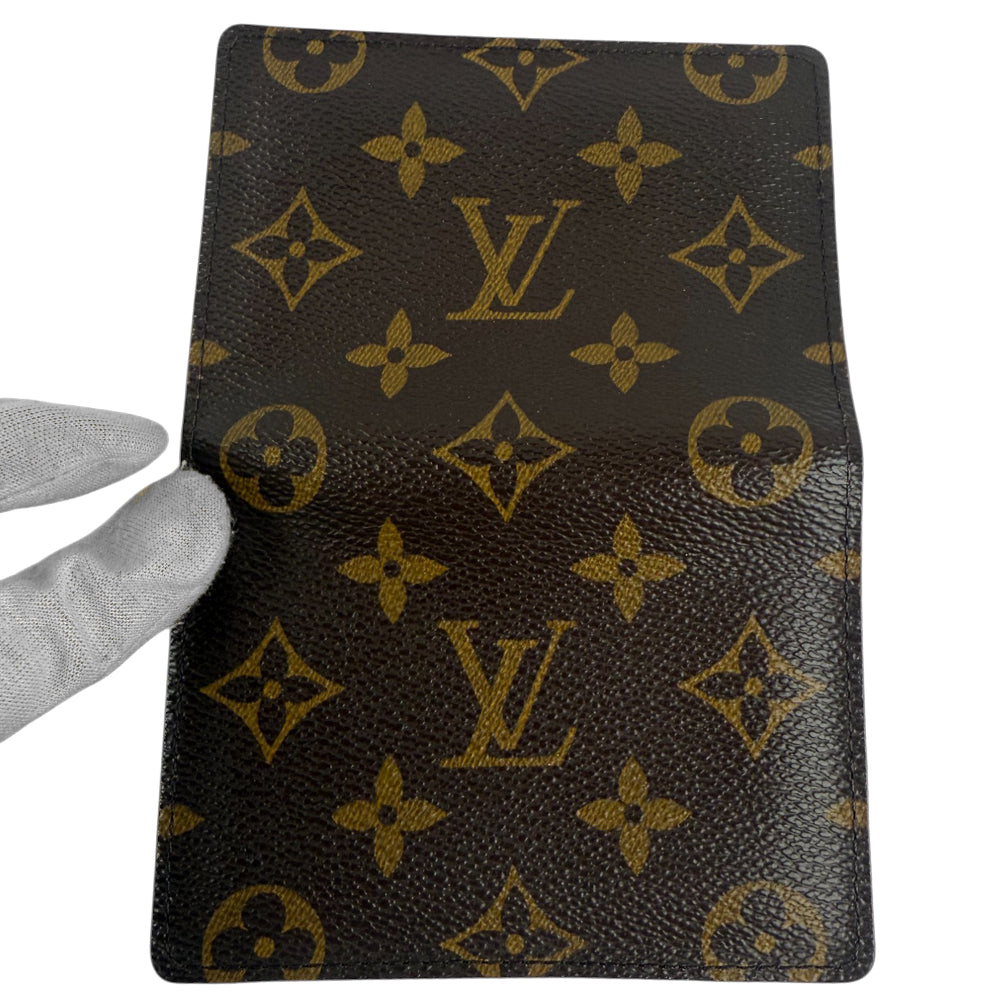 LOUIS VUITTON Monogram Passport Holder LHQ884