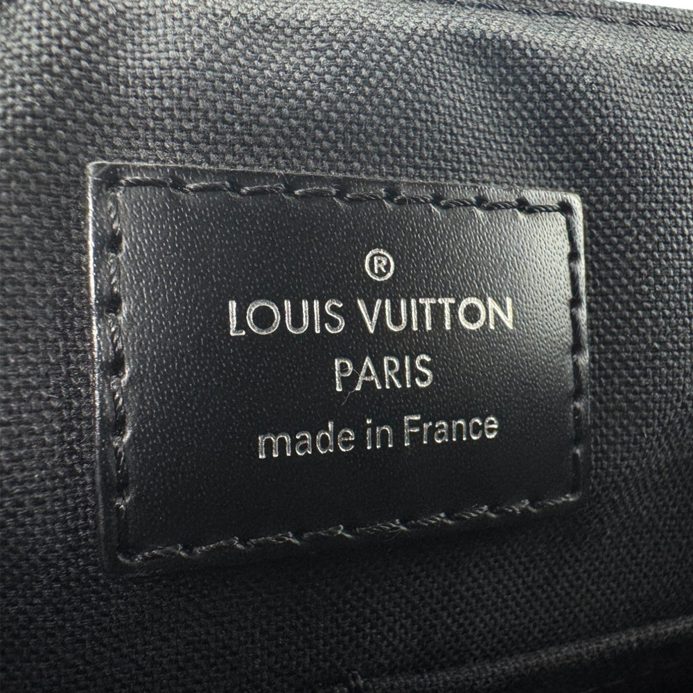 LOUIS VUITTON District PM Damier Graphite Messenger Bag LHQ909