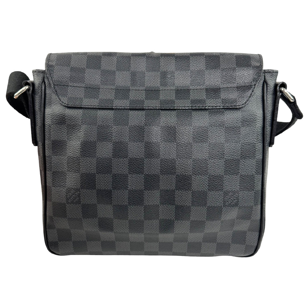 LOUIS VUITTON District PM Damier Graphite Messenger Bag LHQ909