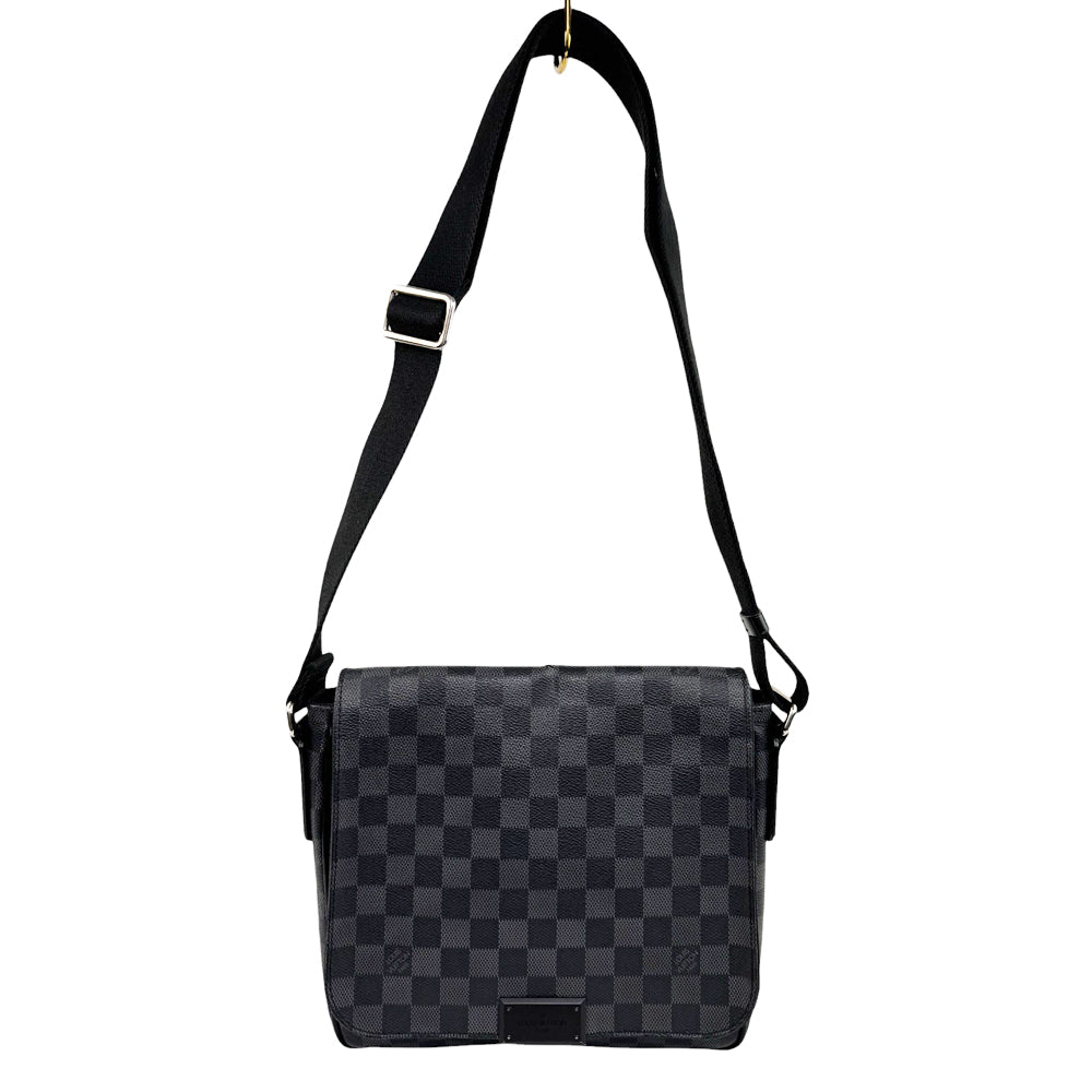 LOUIS VUITTON District PM Damier Graphite Messenger Bag LHQ909