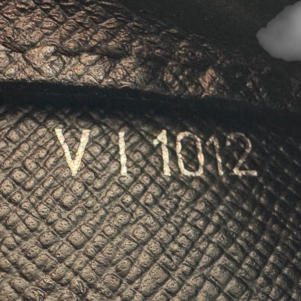 LOUIS VUITTON Black Taiga Leather Baikal Clutch Bag LHQ923