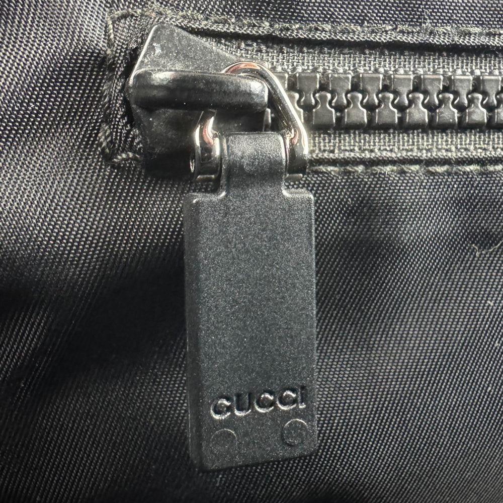 GUCCI GG Black Supreme Canvas Messenger Shoulder Bag LHQ935