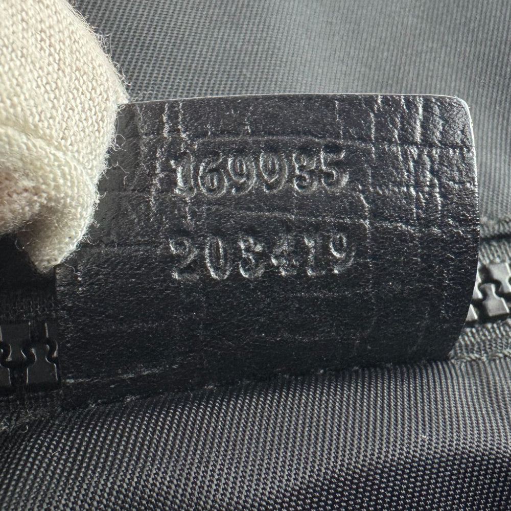 GUCCI GG Black Supreme Canvas Messenger Shoulder Bag LHQ935