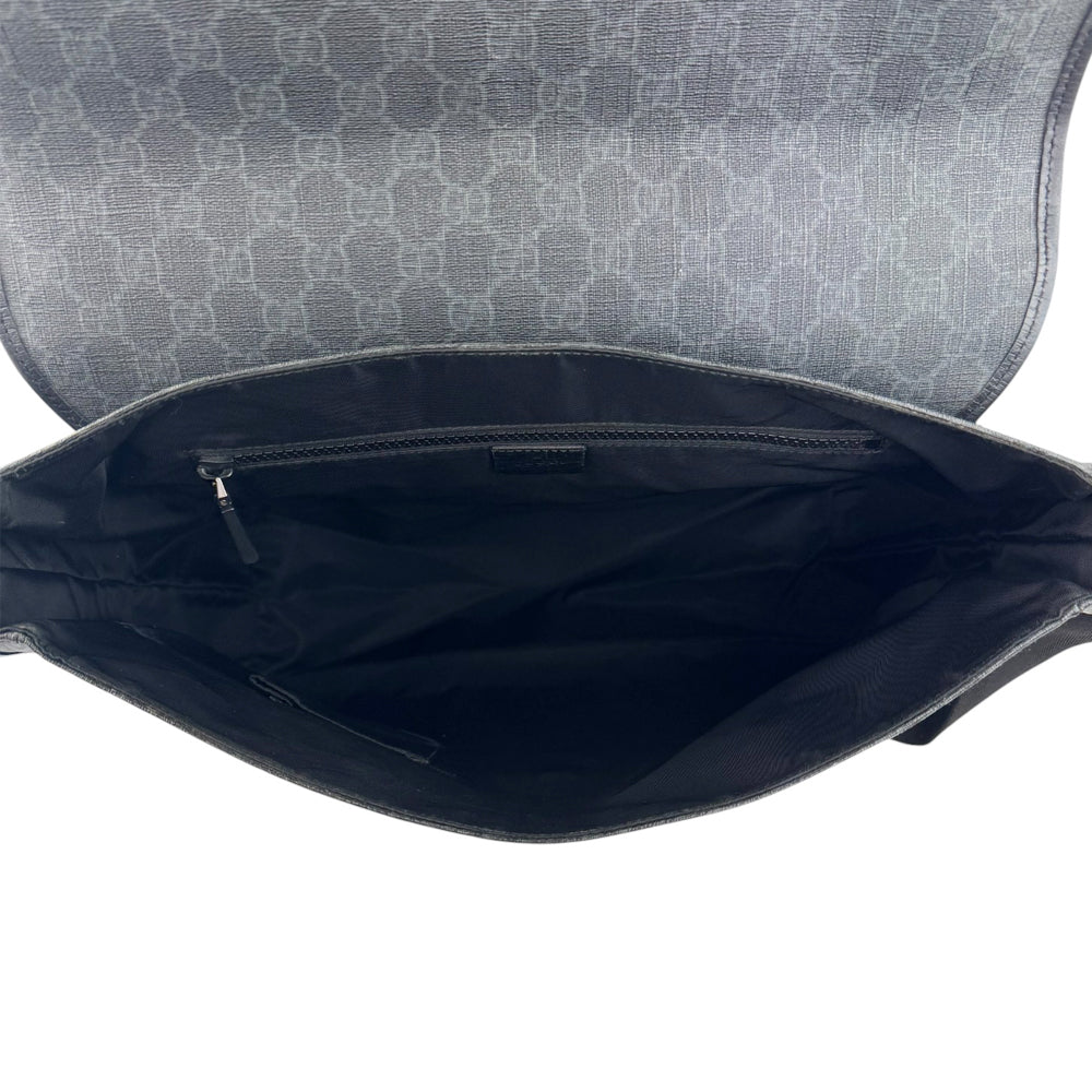 GUCCI GG Black Supreme Canvas Messenger Shoulder Bag LHQ935