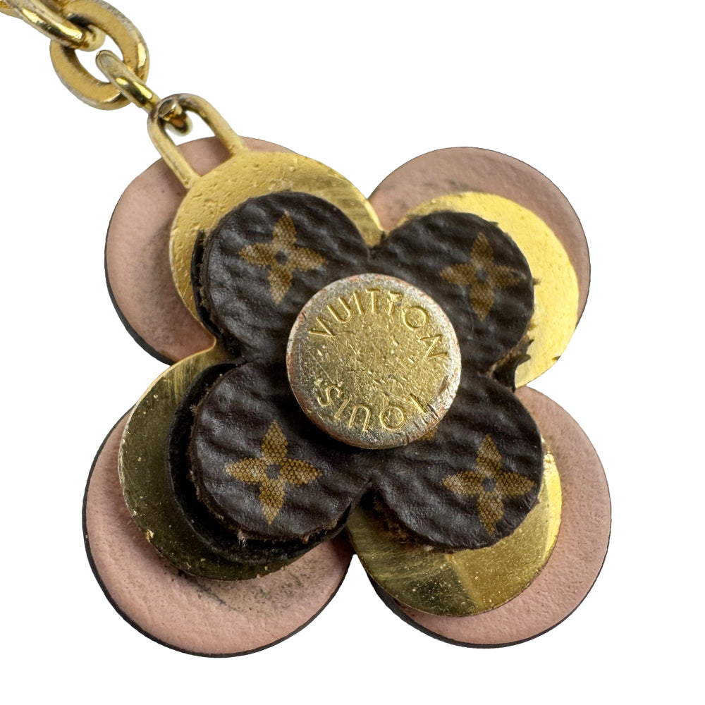 LOUIS VUITTON Portocle Blooming Flower Keychain Bagcharm LHQ938